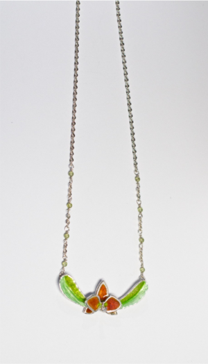 COLLAR ORQUÍDEA CON HOJAS - Rosa
